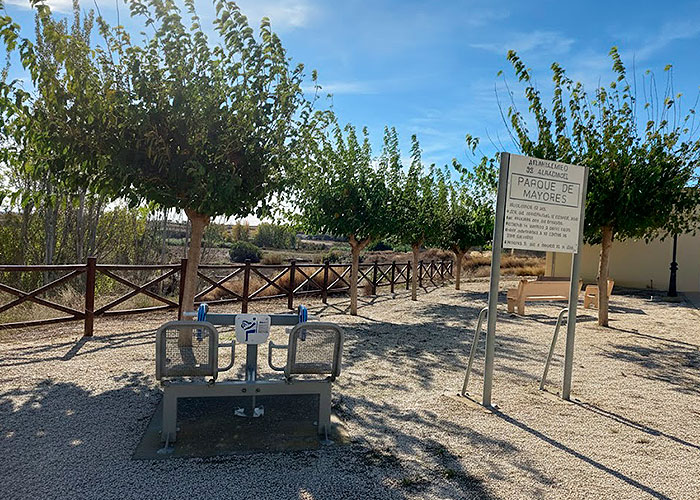 Parque de mayores de Almochuel